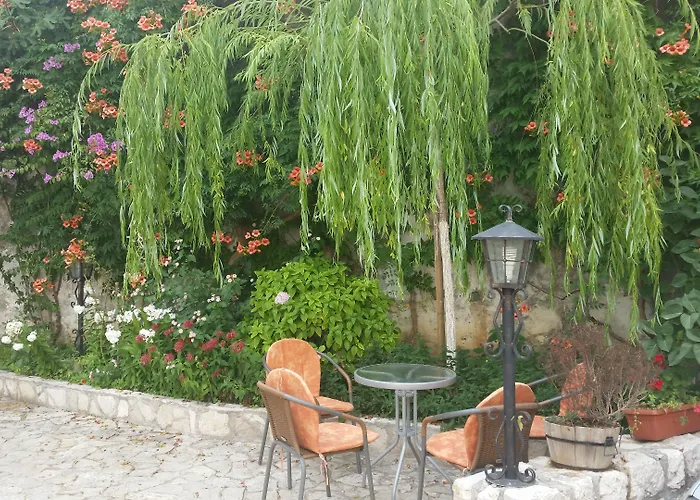 Guest house Cardak 3*